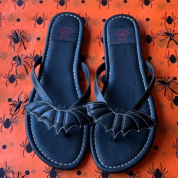 🦇 STRANGE CVLT BAT SANDALS 🦇 NWT 🦇